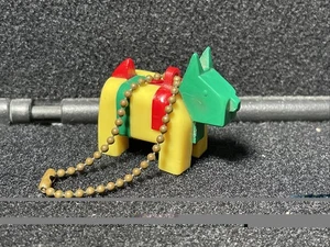 Portachiavi puzzle plastica vintage cane giocattolo - Foto 1 di 8