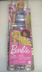 Barbie capelli biondi ~ * ~ vestito blu. Scarpe adatte a bit o orologio~*~nuove con scatola~*~MattelGRB32 - Foto 1 di 9