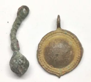 Ancient Roman bronze pendants, IV-V centuries. - Picture 1 of 4