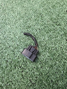 Genuine Mitsubishi Mass Air Flow Sensor Connector Plug MD343605 E5T08471 OEM - Picture 1 of 3