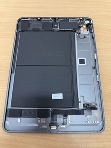 Apple Oryginalny iPad Air 4. generacji 10,9" A2316 Oryginalna obudowa tylnego korpusu Klasa A - Zdjęcie 1 z 5