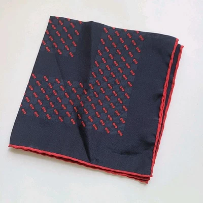 De Colección Años 80 Gucci Accesorios Colección Italia Seda Bolsillo Cuadrado 12" Rojo Azul Marino GG Foto 1 de 4