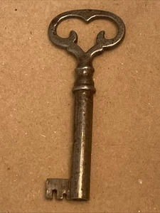 Vintage Skeleton Key ~As Pictured Open Barrel 2 1/2 Inches - Bild 1 von 6