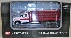 DCP FIRST GEAR 1/64 WHITE AND RED CAB GMC 6500 SINGLE AXLE RED STAKE BOX TRUCK - Picture 1 of 1