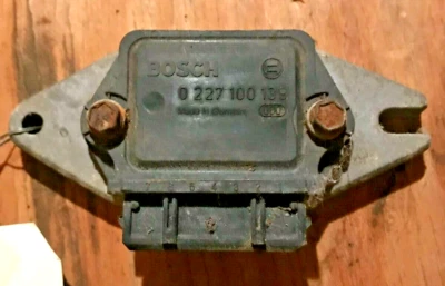 Módulo de control de encendido. 139.  Saab 900 Turbo 1981-1989 Foto 1 de 4