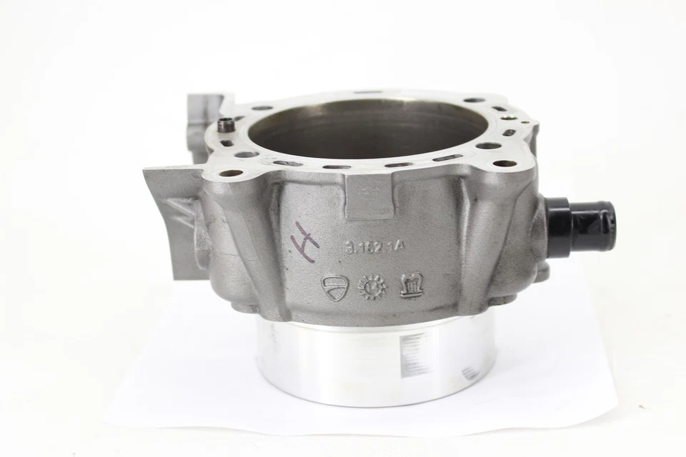 2012 DUCATI DIAVEL ENGINE MOTOR PISTON CYLINDERS BLOCK JUG HORIZONTAL 12021724BB Foto 1 de 4