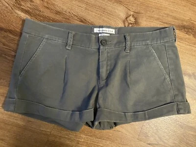 Pantalones Cortos Para Mujer Abercrombie & Fitch A&F Elastizados Verde Oliva 8 Foto 1 de 4
