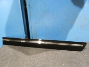 Mercedes W210 E Class Rear Left Door Moulding (D20401) - Imagen 1 de 3