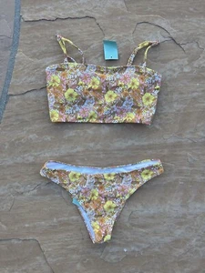 Full Tilt Swim 2 Piece Set Top Bottom Size M Yellow Flowers Pattern NWT - Picture 1 of 3