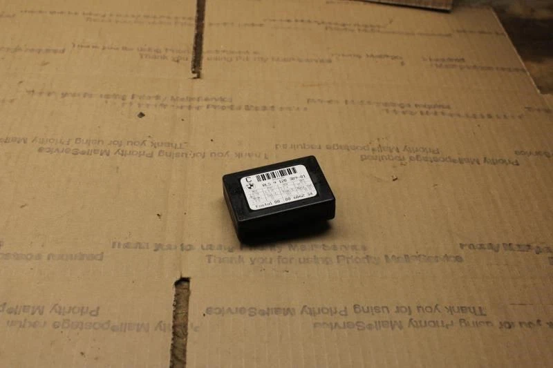 2006 2007 2008 2009 2010 BMW 528i 535i 550i E60 RAIN SENSOR MODULE 9120309 - Image 1 of 4