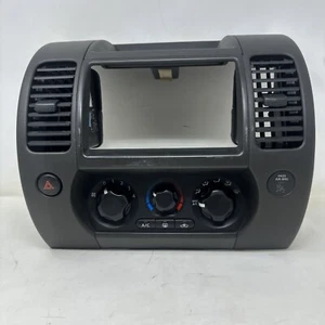 2005-12 NISSAN XTERRA AC/ CLIMATE CONTROL RADIO /VENTS BEZEL 68260 EA002 - Picture 1 of 18