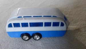 Lucky 547 Kunststoff Modell 10 cm - Doppelachser Wohnwagen , blau - Bild 1 von 5