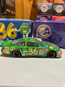 Ken Schrader 2000 Ms Green M&Ms #38 Pontiac 1/24 NASCAR Diecast - Picture 1 of 4