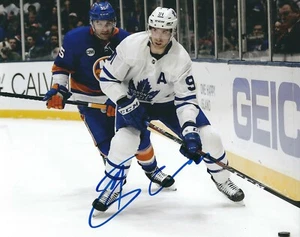 Autographed  8x10 JOHN TAVARES Toronto Maple Leafs Photo - COA - Picture 1 of 1