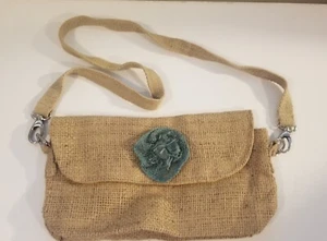 Crossbody Bag 100% Jute Natural Woven Tan Blue Flower India Boutique 13X8X3 EUC - Picture 1 of 20