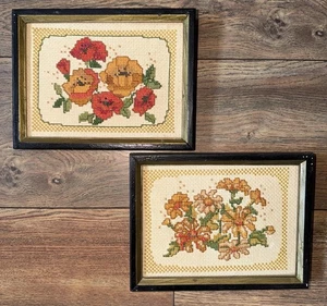 Vintage 60er Handarbeit Nadelspitze Crewel gerahmt Blumen Paar Blumen bunt Herbst - Bild 1 von 2