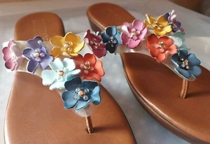 ITALIAN SHOEMAKERS Flower Embellished Floral Clear Thong Sandals Flip Flops SZ 9 - Picture 1 of 10