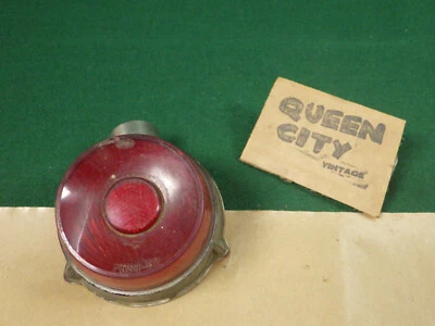 Lente de lanterna traseira original Ford script 1952 Customline Victoria Mainline - Imagem 1 de 4