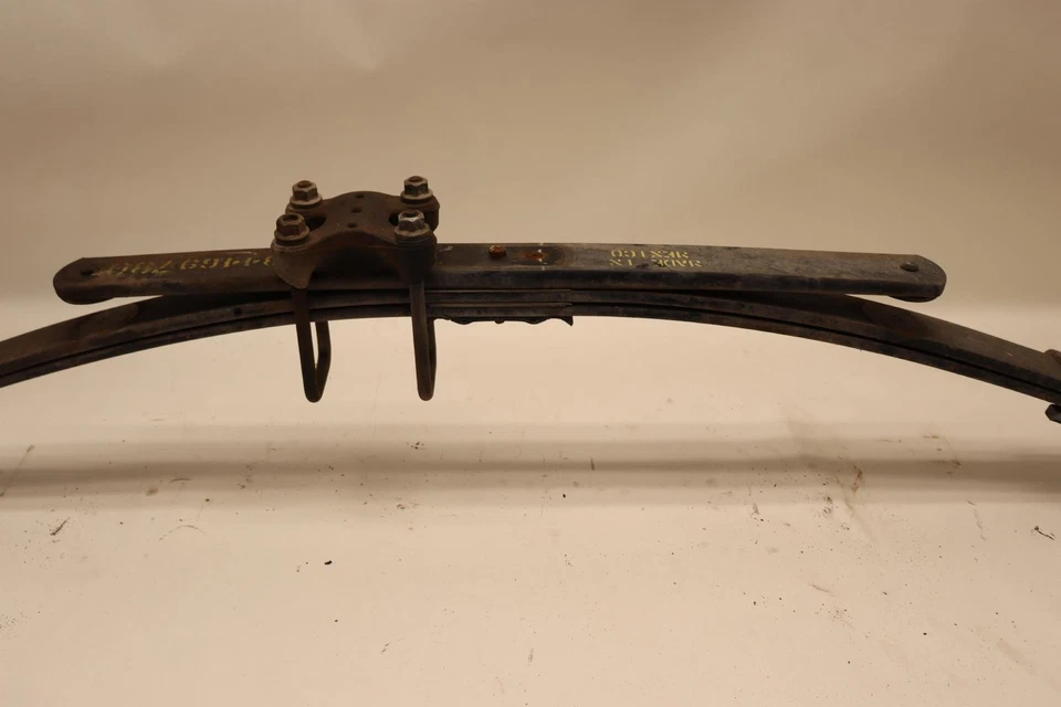 Chevy Silverado 1500 2019-2023 2x2 suspensión trasera derecha hoja resorte OEM Foto 1 de 4