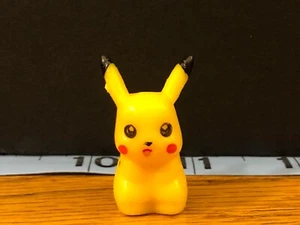 RLW Pokemon Pikachu 1" Mini Figura De Colección 2006 Figura Anime Nintendo Toy R/LW - Imagen 1 de 2