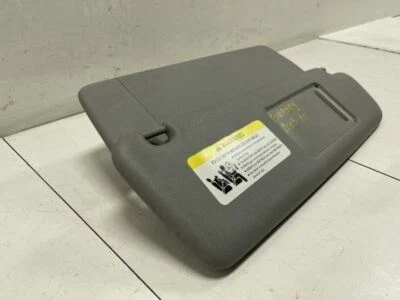 СЕРЫЙ ПЕРЕДНИЙ ПРАВЫЙ ПАССАЖИРСКИЙ ВНУТРЕННИЙ СОЛНЦЕЗАЩИТНЫЙ КОЗЫРЕК VOLKSWAGEN TOUAREG 2004 2010 - Изображение 1 из 4