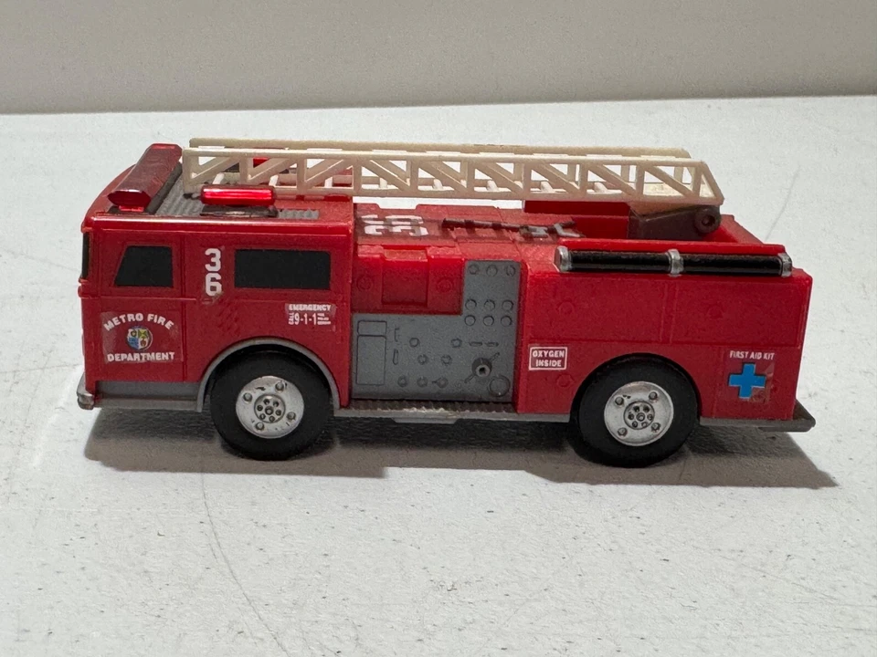 1993 FUNRISE METRO FIRE DEPT FIRE ENGINE TOY FIRRE TRUCK - Image 1 of 4