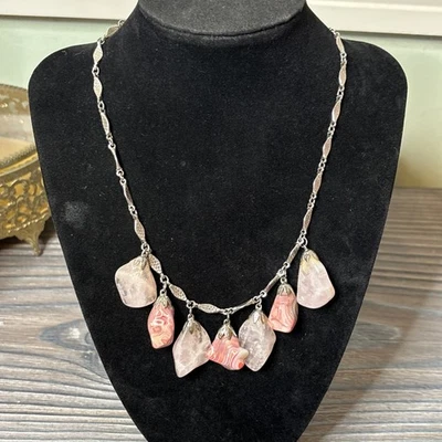 Collar vintage de piedras rosas naturales tono plata  Foto 1 de 4