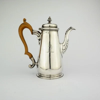 Rare Antique George II Solid Sterling Silver Coffee Pot London 1741. Isabel Pero Foto 1 de 4