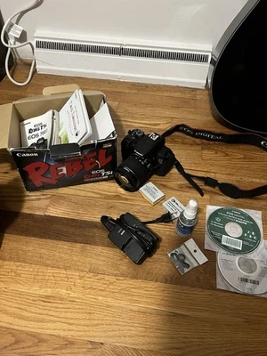 Kit de cámara Canon EOS 700D (REBEL T5i) Foto 1 de 2