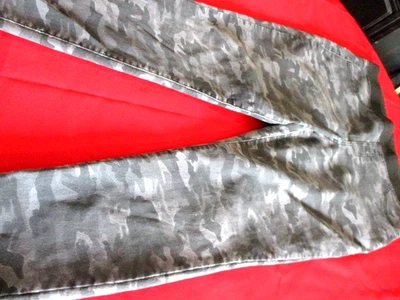 NO BOUNDARIES Camo Leisure Pants, Size 11 Junior Stretchy elastic waist - Image 1 of 4