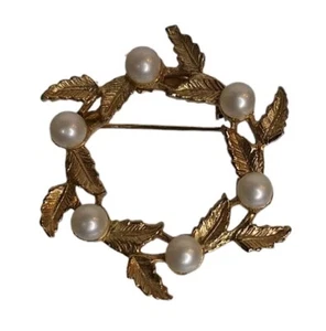 1960s Wreath Faux White Pearls Pin Brooch DuBarry Fifth Ave DFA Gold Tone Vtg - Picture 1 of 9