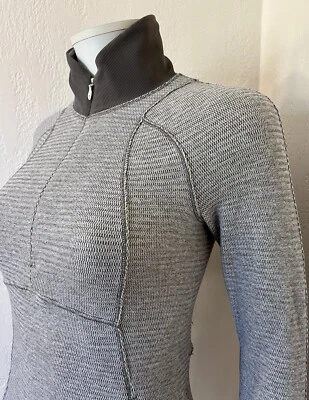 Pullover Lululemon Gris Jaspeado 1/2 Cremallera Largo Slv Agujero para el Pulgar Top Talla 2 En muy buena condición Foto 1 de 4