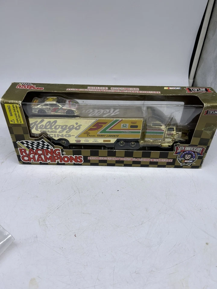 **EARLY NUMBER** 1998 KELLOGGS RACING CHAMPIONS SEMI AND RACECAR #0035/1500 - Image 1 of 4