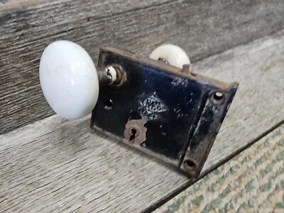 古董老式/复古白色门把手套装 RE 美国 — 第 1/4 张图片