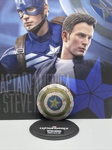 Hot Toys MMS243 1/6 Capitán América Batalla Escudo Dañado Solo - Imagen 1 de 3