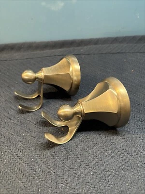 Gatco Exclusive Design Metropolitan Robe Hook - Nickel — 第 1/4 张图片