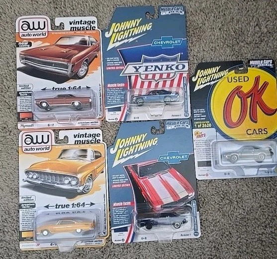 Lote 5 coches clásicos mundiales Johnny Lightning y AUTO de 1961-1970 1/64 Foto 1 de 1