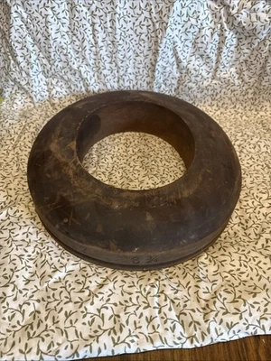 Molde de ala de sombrero de bloque de madera antiguo forma de sombrerería tamaño 6 3/4 y 2 3/4 🔥🔥🔥 Foto 1 de 4