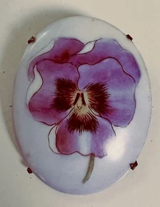 Vintage Antique Hand Painted Porcelain Brooch Pin Iris XX405 - Foto 1 di 2