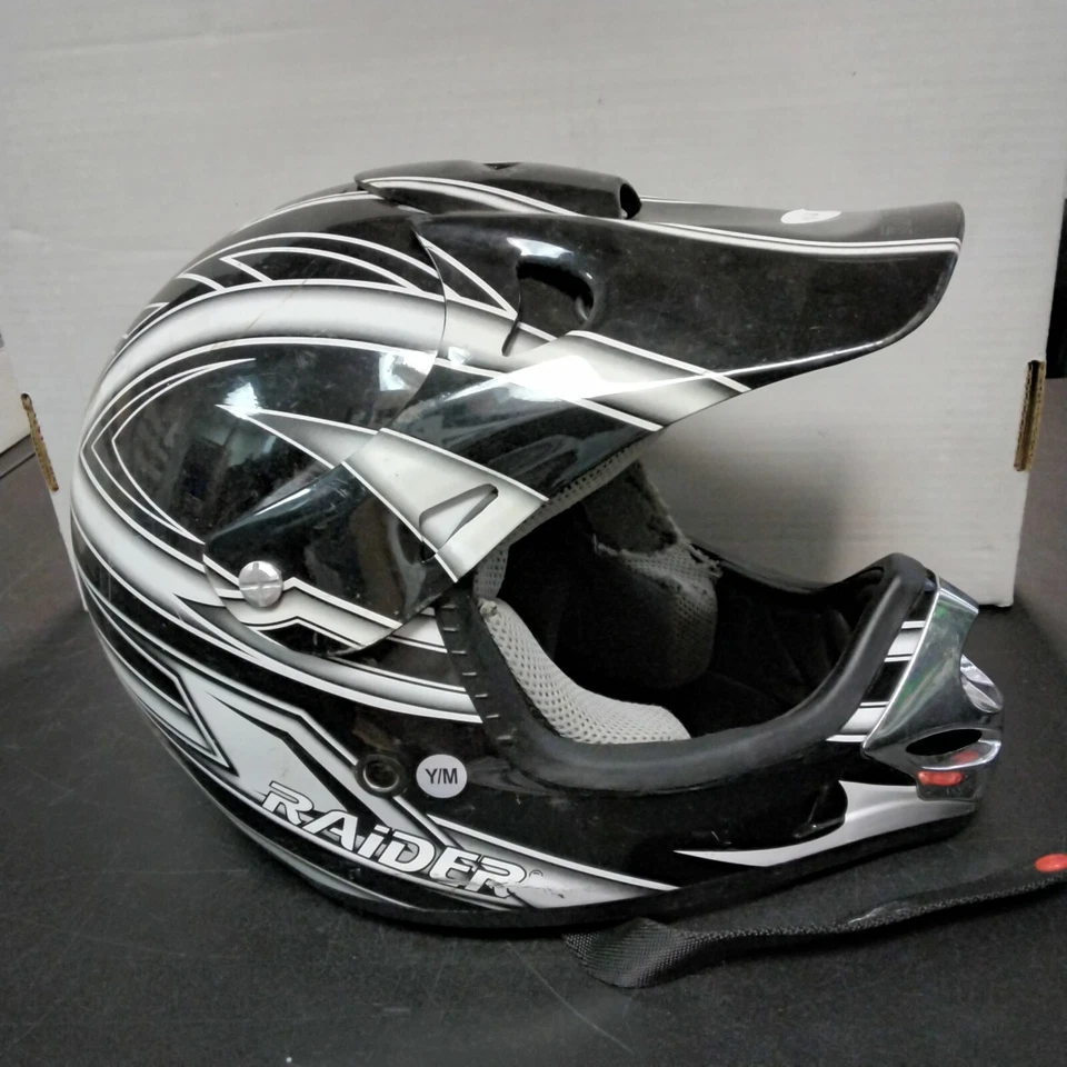 CASCO DE MOTOCROSS RAIDER MX-3 CON VISERA JUVENIL MEDIANO  Foto 1 de 4