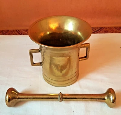 Ancien Mortier et Pilon d'Apothicaire en Bronze doré  -poids 3500 grammes - Photo 1/4