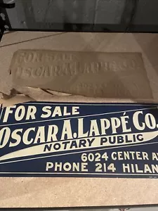Frühe Vintage Neu aus altem Lagerbestand zum Verkauf Oscar A Lappe Co Notar Öffentlich geprägtes Blechschild - Bild 1 von 7