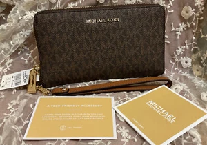 MICHAEL KORS Signature Logo-print Canvas Large Wristlet - Brown 32F1GJ6E2B NWT - Picture 1 of 5