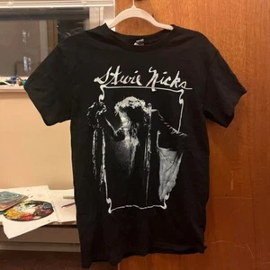 Stevie Nicks concert short sleeve black color retro shirt KV31098 - Picture 1 of 2
