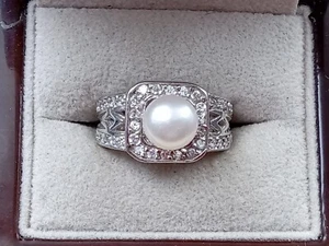 Glamorous Cocktail Sterling Silver Ring w. Pearl Setting: Size 7 - Picture 1 of 6