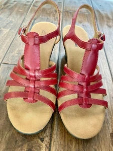 Clarks Red Leather Slingback Sandals Pumps Women Size 8.5 Open Toe Strappy - Picture 1 of 5