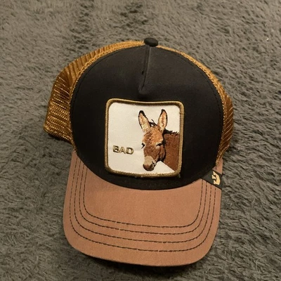 Sombrero de camionero Goorin Bros Bad Ass espalda a presión marrón negro parche de burro Foto 1 de 4
