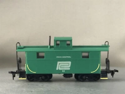 Roundhouse - Penn Central - 2 Window Caboose + Wgt & Windows # 68 - Image 1 of 4