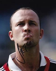 Jonathan Trott - Warwickshire & England cricketer - HAND SIGNED 10x8" PHOTOGRAPH - Picture 1 of 2