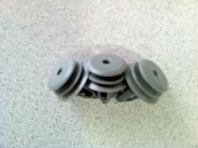 BMW 328i E90 2004-2012 ~ 3 clips de panel de puertas ~ 51418224781				 Foto 1 de 3